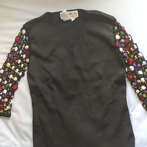 V neck sweater with crochet sleeves 3/4 length